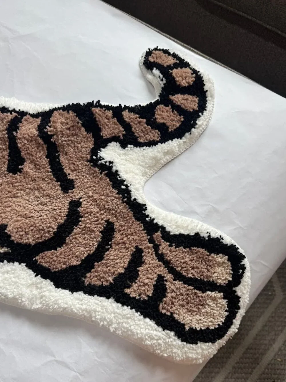 Godalesa Tufted Tiger Shape Area Rug Plush Novelty Room Decor